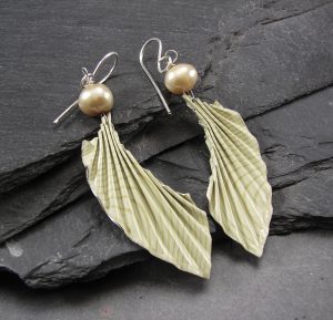 Ivory fin earrings with beads